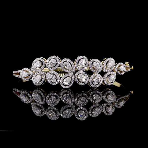 Gold cuban Pear-Shaped Diamond Bracelet, WomensLuxury
